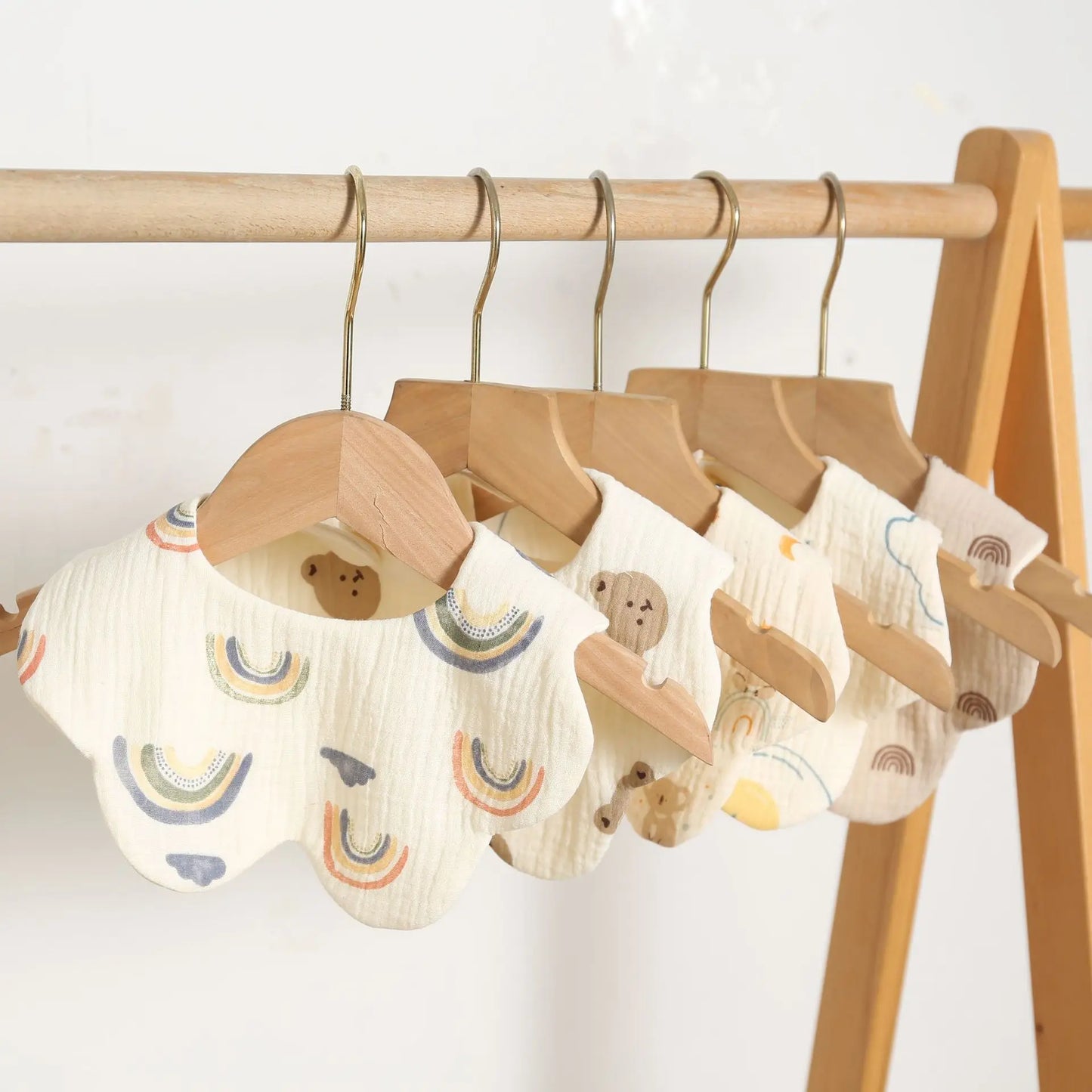 Soft Cotton Petal Baby Bib – Lightweight Summer Bib for Newborns